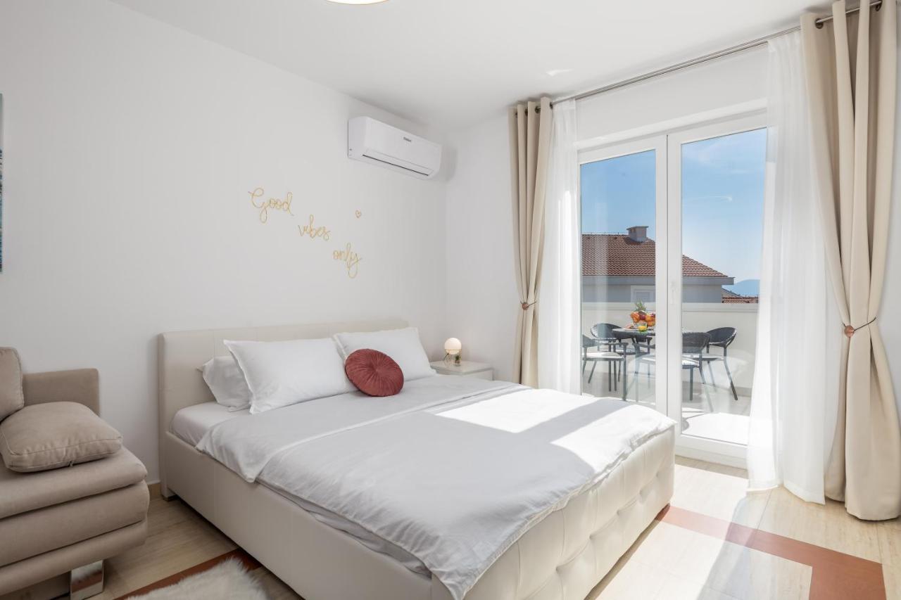 Luxury Studio Apartment Honeymoon Selce Exterior photo