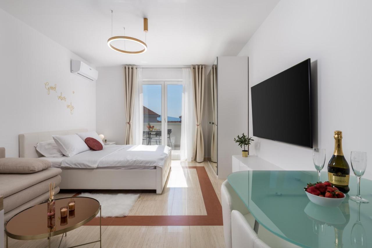 Luxury Studio Apartment Honeymoon Selce Exterior photo