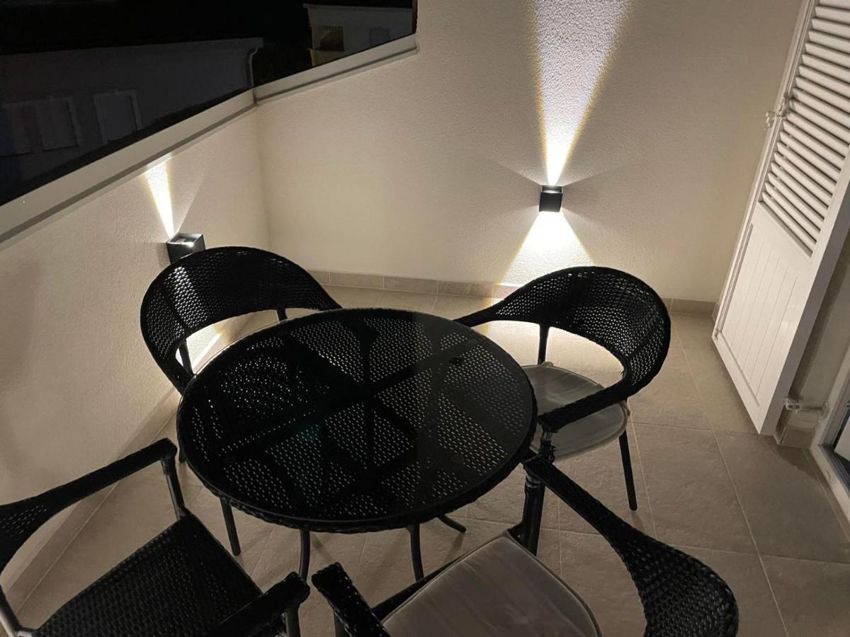 Luxury Studio Apartment Honeymoon Selce Exterior photo