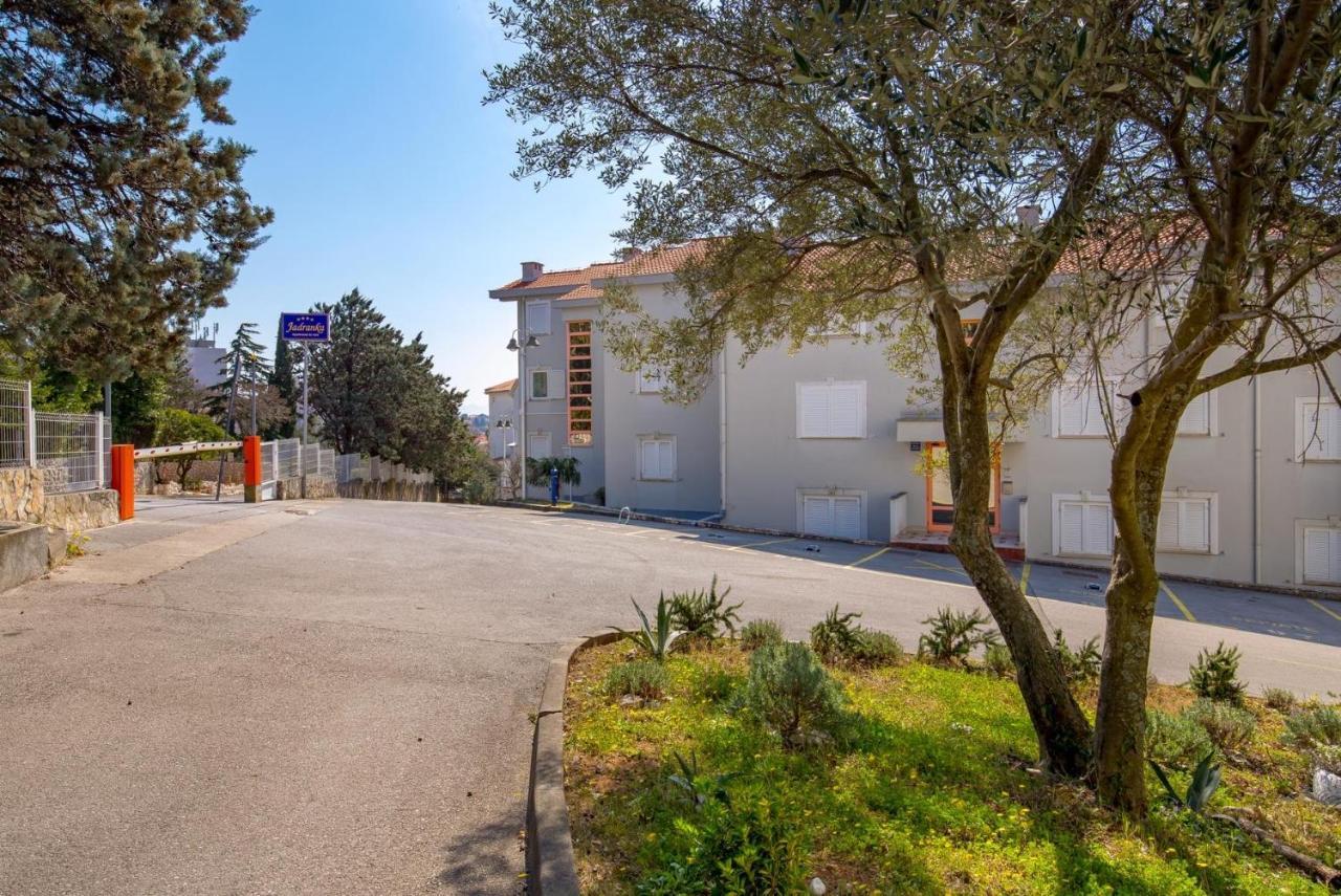 Luxury Studio Apartment Honeymoon Selce Exterior photo